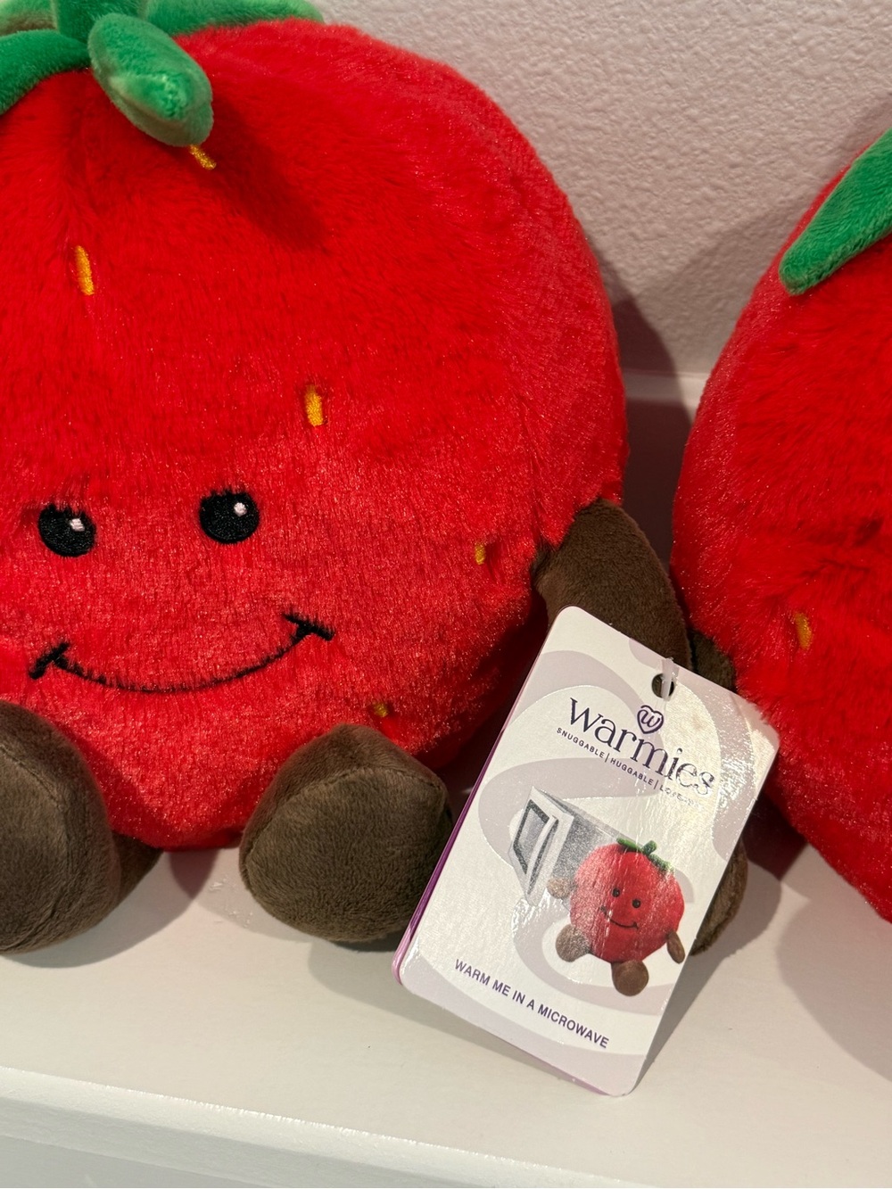Warmies Strawberry plushie - Picture 4 of 4
